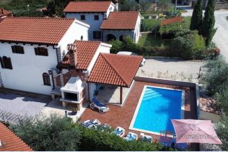 001 1014 41 Porec House with pool and garden for sale