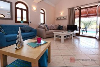 010 1014 41 Porec House with pool and garden for sale