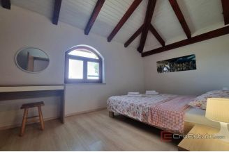 010 1014 41 Porec House with pool and garden for sale