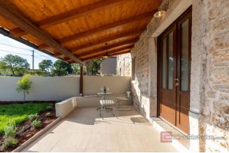 013 1014 42 Porec House with pool for sale