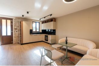 013 1014 42 Porec House with pool for sale