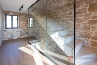 013 1014 42 Porec House with pool for sale