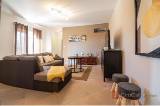 013 1014 43 Porec Modern villa with pool for sale