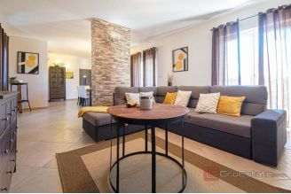 013 1014 43 Porec Modern villa with pool for sale