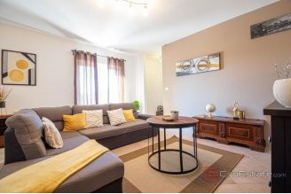 013 1014 43 Porec Modern villa with pool for sale