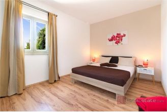 013 1014 43 Porec Modern villa with pool for sale