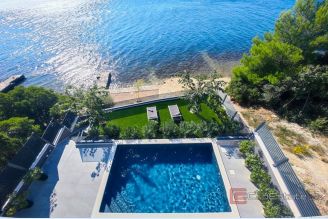 001 2021 420 near zadar villa first row to the sea for sale