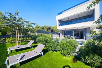 020 2021 420 near zadar villa first row to the sea for sale