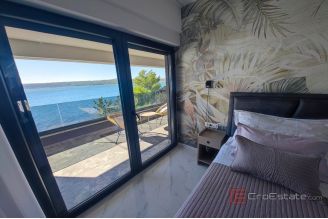 020 2021 420 near zadar villa first row to the sea for sale