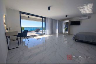 020 2021 420 near zadar villa first row to the sea for sale