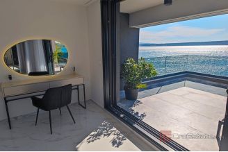 020 2021 420 near zadar villa first row to the sea for sale