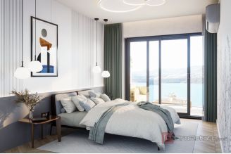 016 2035 288 Ciovo Duplex apartment in the first row to the sea for sale