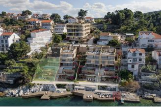 016 2035 288 Ciovo Duplex apartment in the first row to the sea for sale