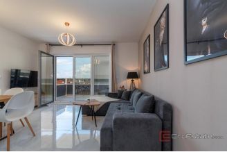 018 2035 290 Trogir Modern apartment with pool for rent