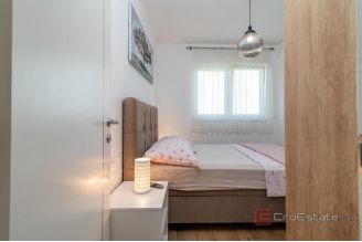 018 2035 290 Trogir Modern apartment with pool for rent