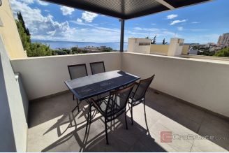 001 2016 675 Split Merojak Attractively positioned renovated apartment with sea view for rent 001 2016 675 Split Merojak Attractively positioned renovated apartment with sea view for rent