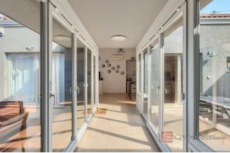 015 1014 44 Porec modern house with pool for sale