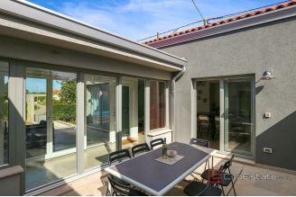 015 1014 44 Porec modern house with pool for sale