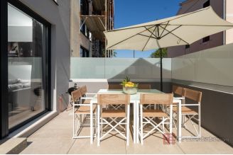 010 1014 45 Porec modern house with pool near sea for sale