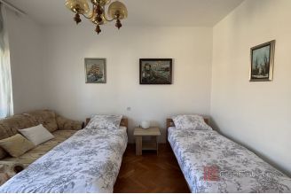 015 2035 293 Trogir Family house near the sea for sale