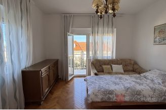 015 2035 293 Trogir Family house near the sea for sale