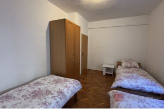 015 2035 293 Trogir Family house near the sea for sale