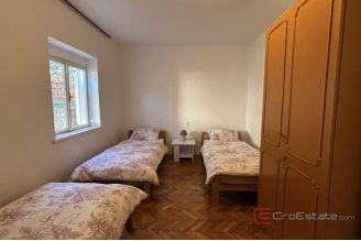 015 2035 293 Trogir Family house near the sea for sale