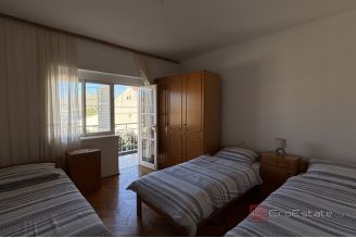 015 2035 293 Trogir Family house near the sea for sale