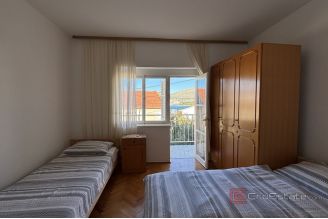 015 2035 293 Trogir Family house near the sea for sale