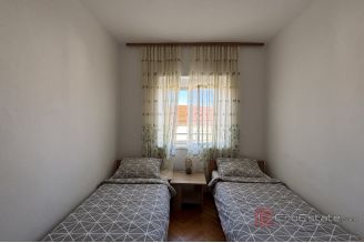 015 2035 293 Trogir Family house near the sea for sale