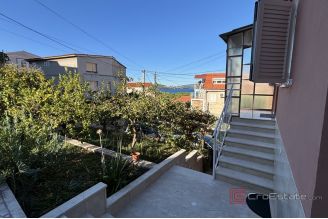 015 2035 293 Trogir Family house near the sea for sale