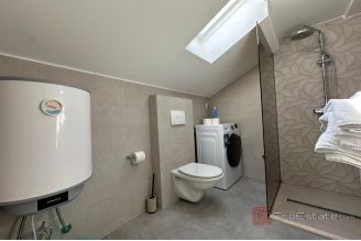 018 2044 72 Rogoznica newly built residential building for sale