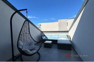 018 2044 72 Rogoznica newly built residential building for sale