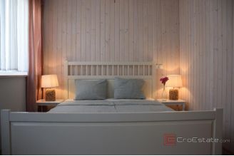 009 2052 87 Peljesac Hotel with a sea view for sale