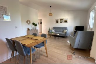 014 5436 30 Rogoznica Three bedroom apartment near the beach sale