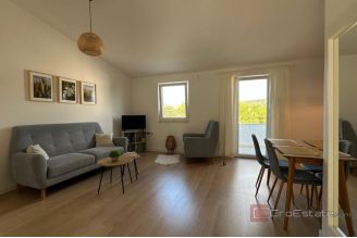 014 5436 30 Rogoznica Three bedroom apartment near the beach sale