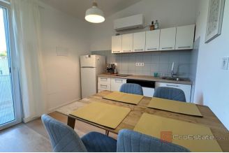 014 5436 30 Rogoznica Three bedroom apartment near the beach sale