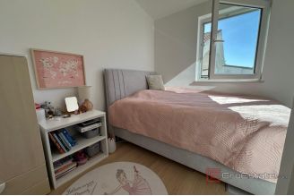 014 5436 30 Rogoznica Three bedroom apartment near the beach sale