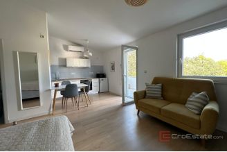 014 5436 30 Rogoznica Three bedroom apartment near the beach sale