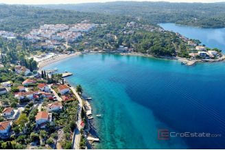 003 2047 99 Solta Building land in the second row to the sea for sale