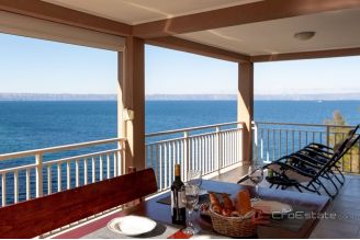 020 2052 91 Korcula Seafront house for sale