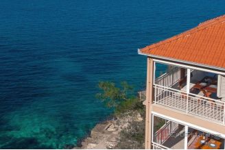 020 2052 91 Korcula Seafront house for sale