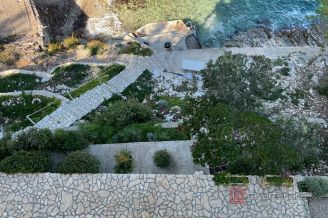 020 2052 91 Korcula Seafront house for sale