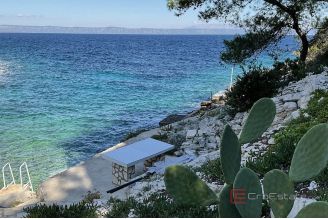 020 2052 91 Korcula Seafront house for sale