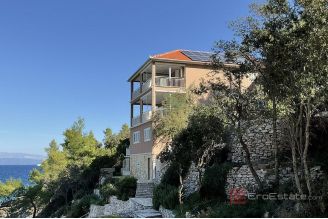 020 2052 91 Korcula Seafront house for sale