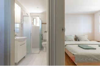 020 2052 91 Korcula Seafront house for sale