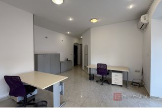 010 2046 111 Split Business space in the very centre of the city for rent