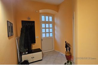 010 1029 01 Dubrovnik Spacious ground floor apartment for sale