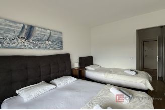 012 2046 112 Split Elegant apartment with sea view for rent