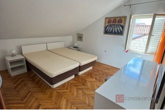 006 1029 02 Dubrovnik Spacious apartment for sale